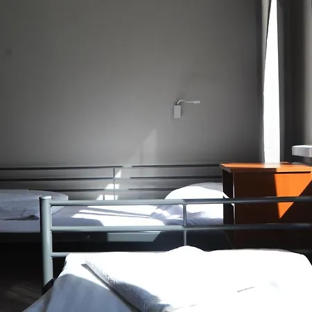 Hostal Nh - Tbn House *