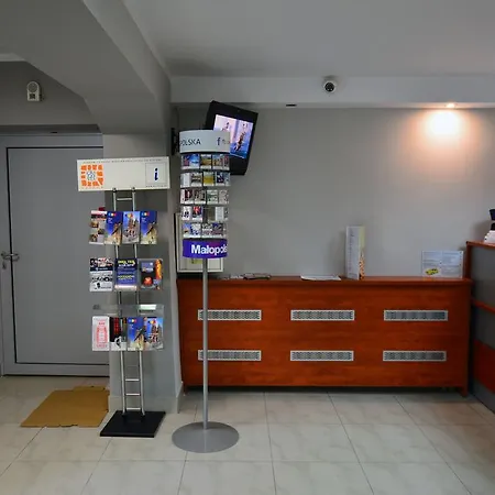 Hostal Nh - Tbn House *