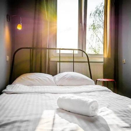 Nh - Tbn House Hostel *